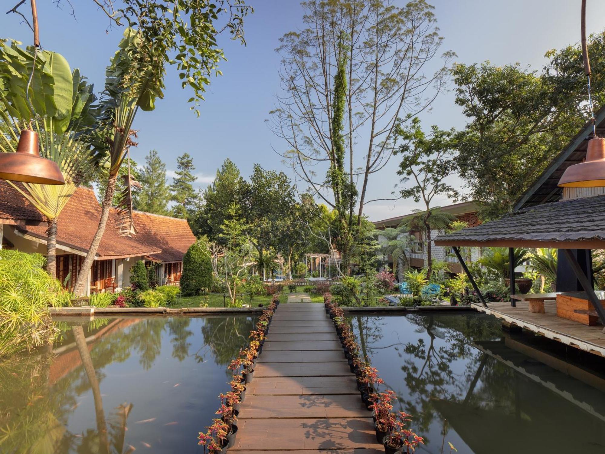 The Village Resort Bogor Extérieur photo