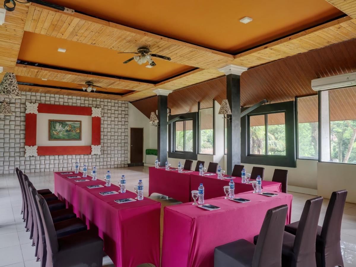 The Village Resort Bogor Extérieur photo