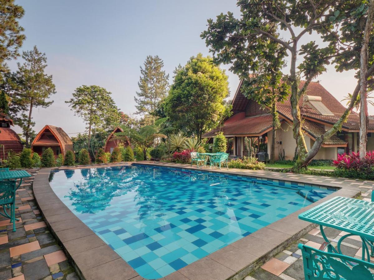 The Village Resort Bogor Extérieur photo